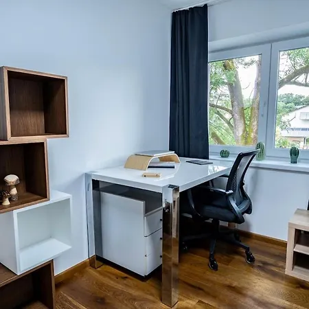 3x 2er-zimmer Mit Grosser Wohnkueche Διαμέρισμα